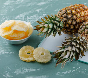 Bromelain (600–2,400 GDU/g)